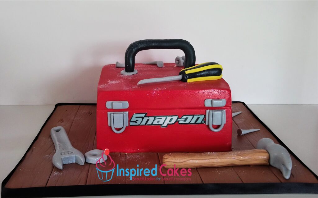 3D tool box cake