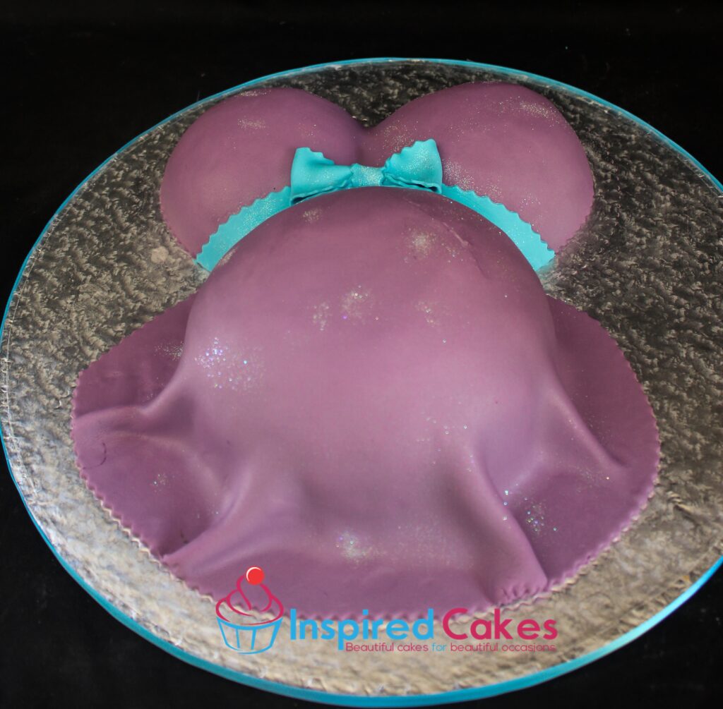 Baby bump baby shower cake